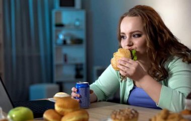 Лікар розповіла про вплив переїдання на імунітет