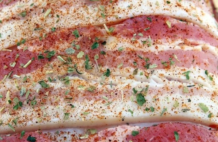 Здорове харчування: коли час корисніше їсти сало