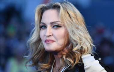 Мадонну подозревают в пластической операции на ягодицах