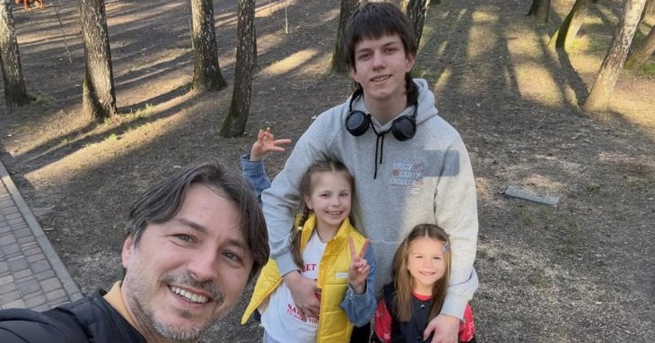 Сергій Притула показав дітей від двох шлюбів і як з ними час проводив у парку