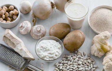 Стоматолог: Потрібні лише три продукти, щоб заощадити на відбілюванні зубів