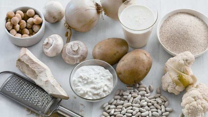 Стоматолог: Потрібні лише три продукти, щоб заощадити на відбілюванні зубів