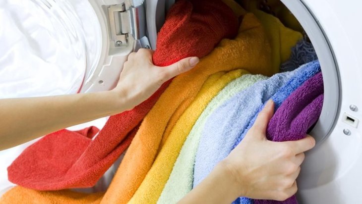Лікар пояснила необхідність прати одяг після покупки
