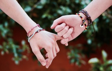 4 эффективных способа найти верную подругу