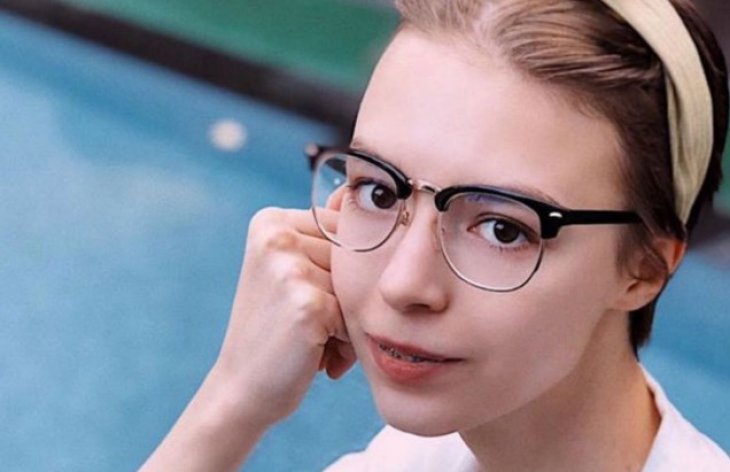 Дочь Михаила Ефремова оскорбила Андрея Малахова