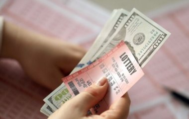 Голоса в голове помогли пожилой американке выиграть в лотерею