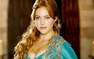 Мерьем Узерли объяснила, почему ушла из сериала «Великолепный век»