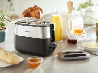 Гениальный лайфхак, как почистить тостер за две минуты