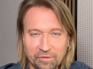 Олег Винник осоромився новою витівкою: зірка загавкав посеред вулиці в Празі