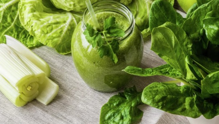 Диетолог назвала продукты, которые опасно греть в микроволновке