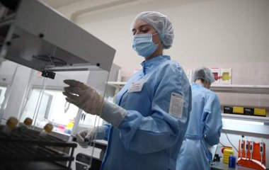 Імунолог розповів про колосальну заразність штаму «Омікрон»
