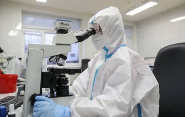 Вчені дізналися, як коронавірус еволюціонує в організмі онкохворих