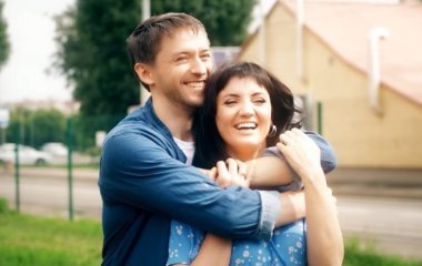 Оля Цибульская на редком фото показала, как любит проводить время с мужем