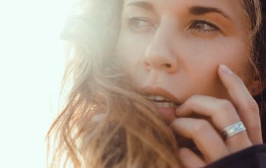 Які ознаки на тілі жінки говорять про те, що вона має дар ясновидіння: перевірте себе