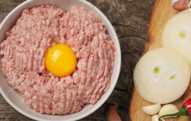 Що робити, якщо фарш на котлети вийшов рідким