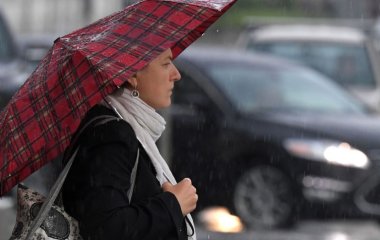 Врач предупредил об опасности отказа от шапок осенью