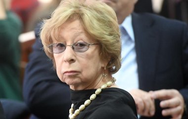 Ахеджакова назвала «ерундой собачьей» ремейк «Иронии судьбы, или С легким паром»