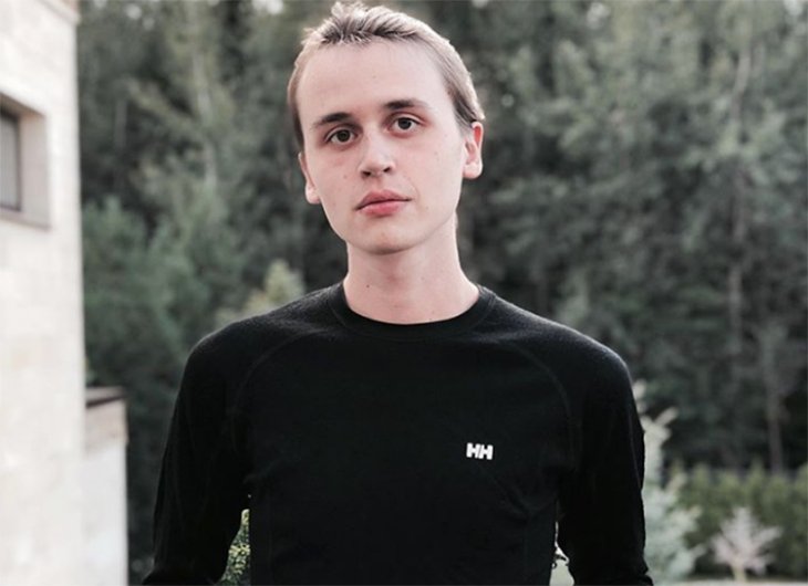 Сын Заворотнюк лишился волос на фоне слухов об ухудшении состояния матери