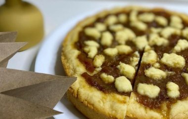 Суперлегкий рецепт пирога с вареньем в мультиварке