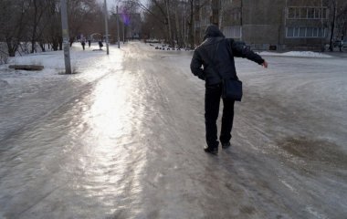 Кухонний інгредієнт проти ожеледиці: водії знайшли дешевий спосіб розм’якшити лід