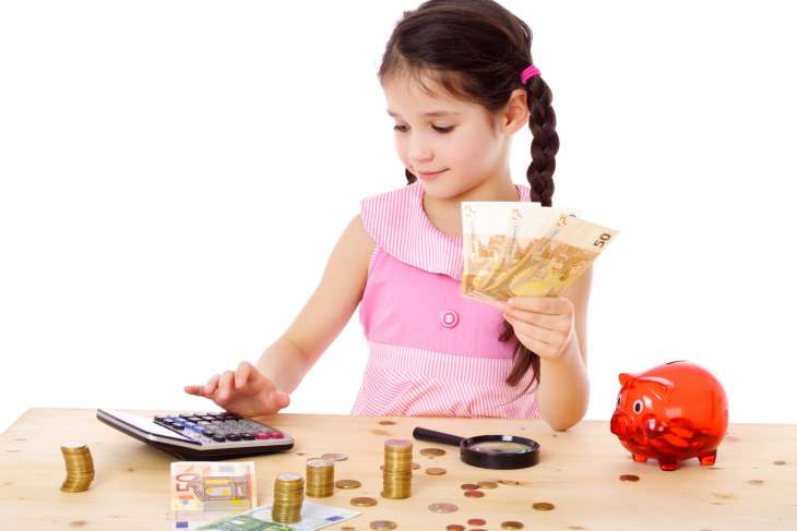 Как научить ребенка правильно относиться к деньгам?