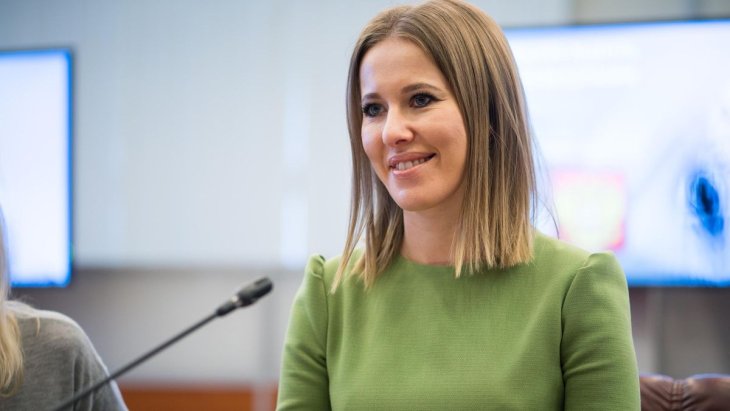 Ксения Собчак и Надежда Оболенцева вышли в свет в одинаковых платьях