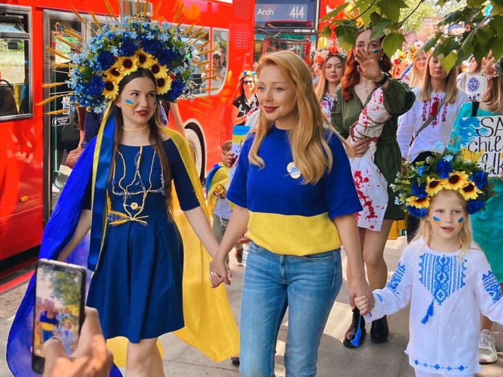 Тина Кароль выступила в Лондоне с сольным концертом и приняла участие в акции в поддержку украинских детей и матерей 