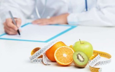 Диетолог перечислила способы борьбы с перееданием на фоне стресса