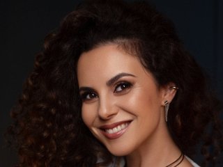 Настя Каменських повернулась до Києва і показала, як проводить час з мамою-красунею і хрещеною Кудлай