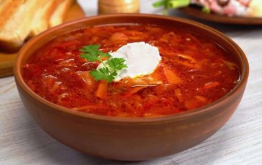 Ароматный и наваристый: рецепт украинского борща с квашеной капустой