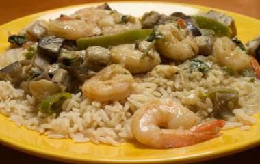 Зеленое карри с креветками