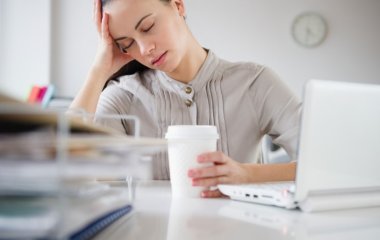 Топ-5 способов, которые помогут выжить в офисе без кофе