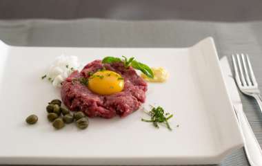 Тартар с гренками