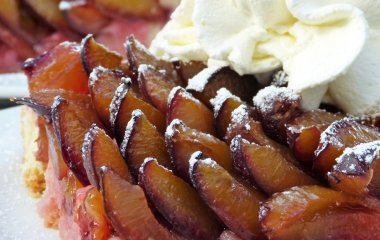 Рецепт выходного дня: сливовый пирог