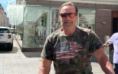 Ну красавчик: 74-летний Арнольд Шварценеггер прокатился на велосипеде после операции на сердце (фото)