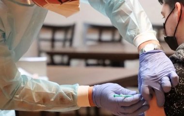 Лікар-імунолог пояснив, як правильно підготуватися до вакцинації від коронавірусу