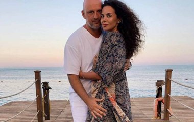 «Красивые и влюбленные»: Настю Каменских без макияжа сняли в обнимку с Потапом