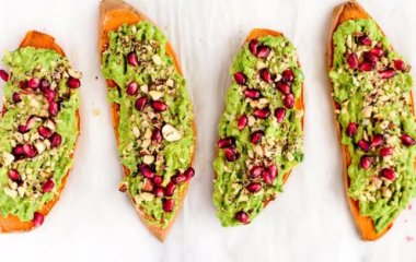 Полезно и вкусно. Батат с авокадо и гранатом