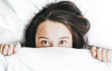 Терапевт розповіла, як приємні дрібниці та яскраві деталі врятують від осінньої нудьги.