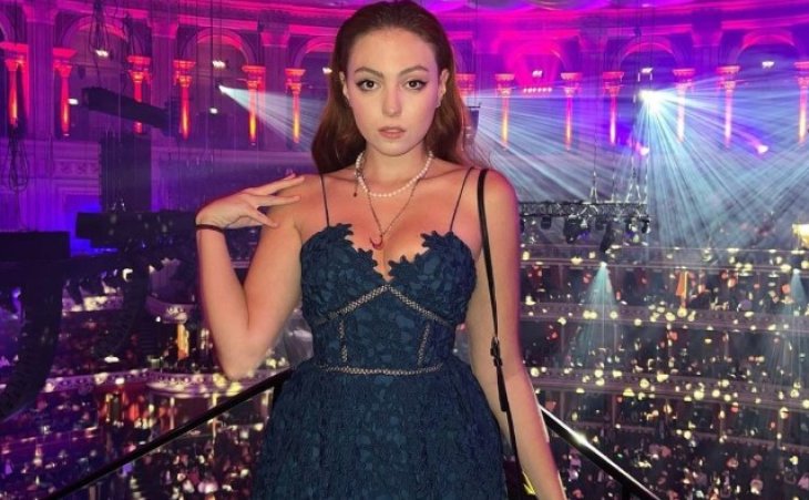 18-летняя дочь Оли Поляковой в купальнике продемонстрировала пышный бюст