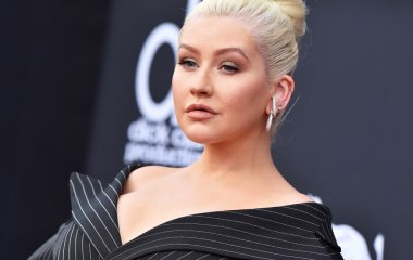 Кристина Агилера в ярком образе на премьере фильма 