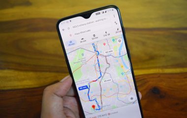 Мужчина развелся с женой после того, как случайно увидел ее на снимках Google Maps