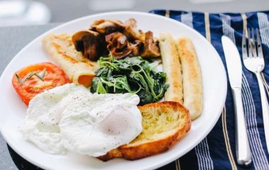 Диетологи объяснили, какие продукты нельзя употреблять вместе с яйцами