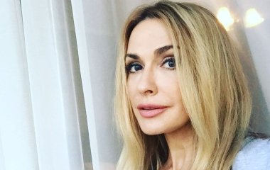 «Династия»: Ольга Сумская с дочками снялась для глянца
