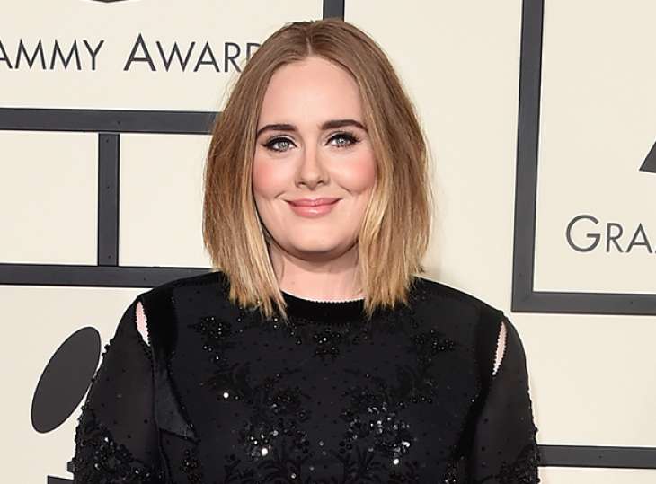 Адель показала лицо без макияжа