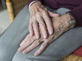 Почему мы стареем: 5 основных причин