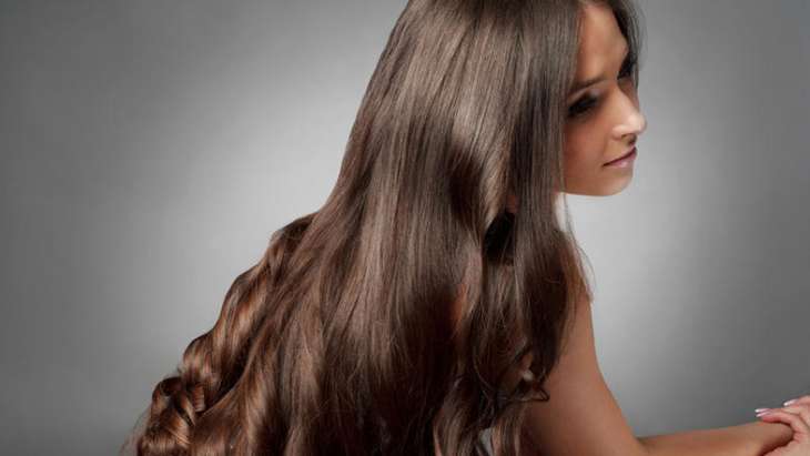 Как подобрать термозащиту для волос: гид по смываемому и несмываемому уходу