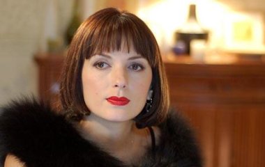 Мария Порошина прогулялась босиком по парку