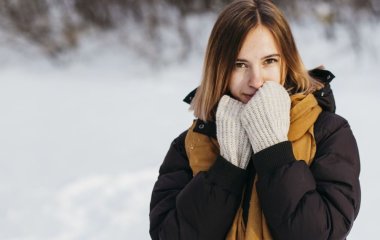 Що треба покласти в кишеню куртки, щоб не було холодно: несподіваний лайфгак