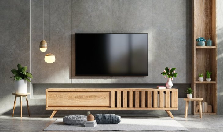 Как безопасно почистить экран телевизора: правила ухода